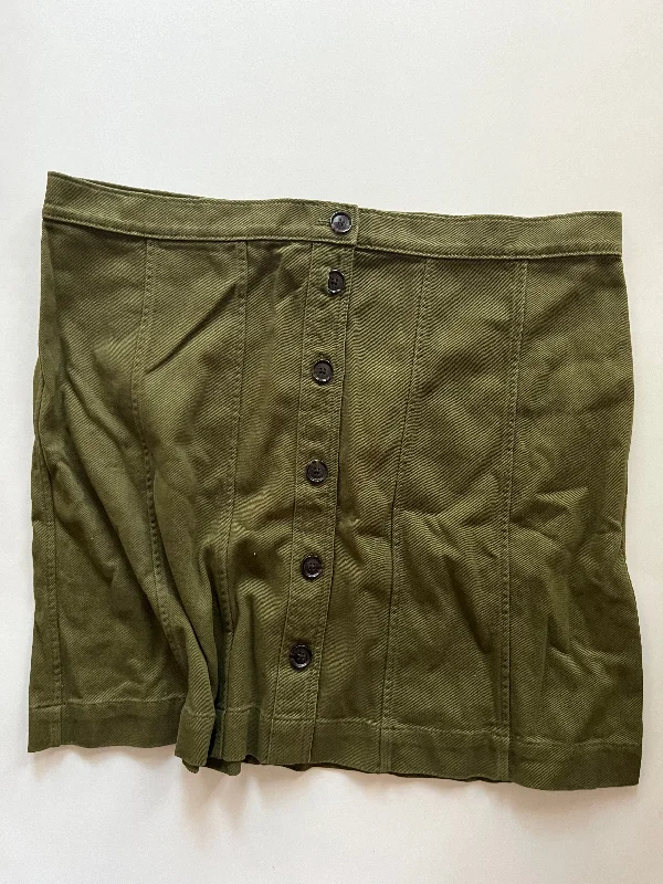 women's fair-trade solid-color skirtsGreen Skirt Mini & Short Banana Republic, Size 18