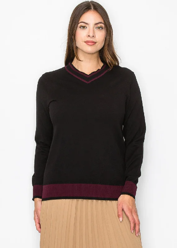 Knitted Crewneck SweatersBlack Knit Sweater with Burgundy Trim